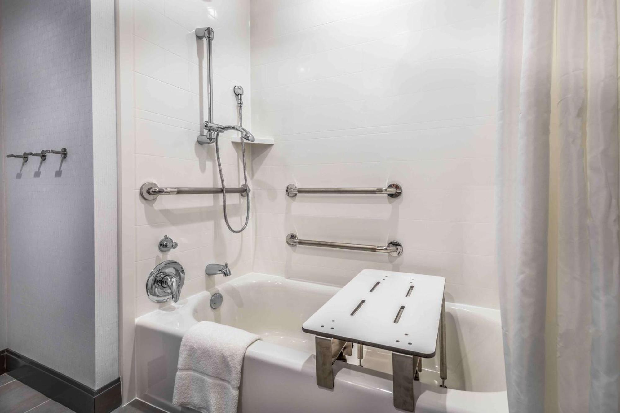 Hampton Inn & Suites Tallahassee Capitol-University Bagian luar foto