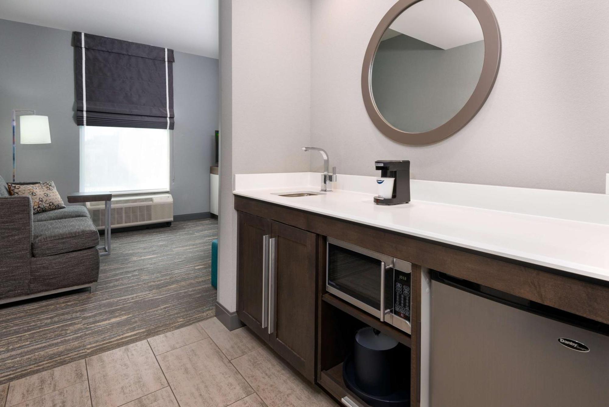 Hampton Inn & Suites Tallahassee Capitol-University Bagian luar foto